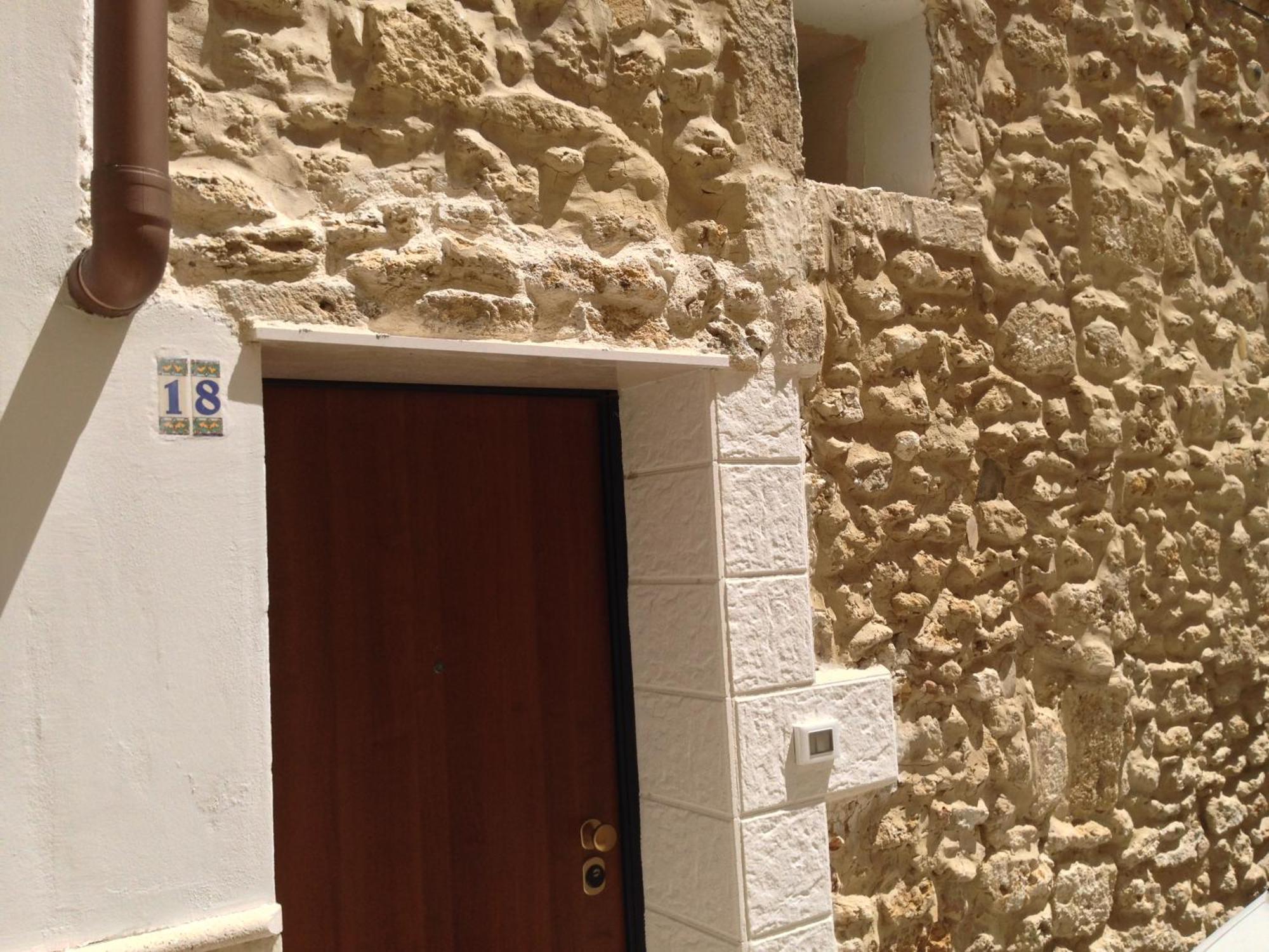 Casa Petra - Mini Open Space Apartment Brindisi Exterior photo